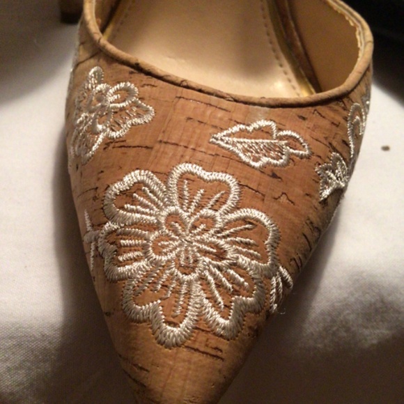 Jessica Simpson beige floral heels 7.5M great condition - Picture 7 of 8
